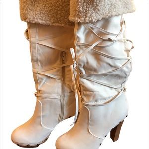 NWOT Joaninha off white boots, size 9